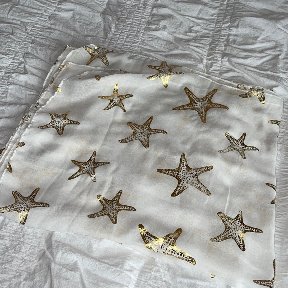 white and gold starfish pattern scarf